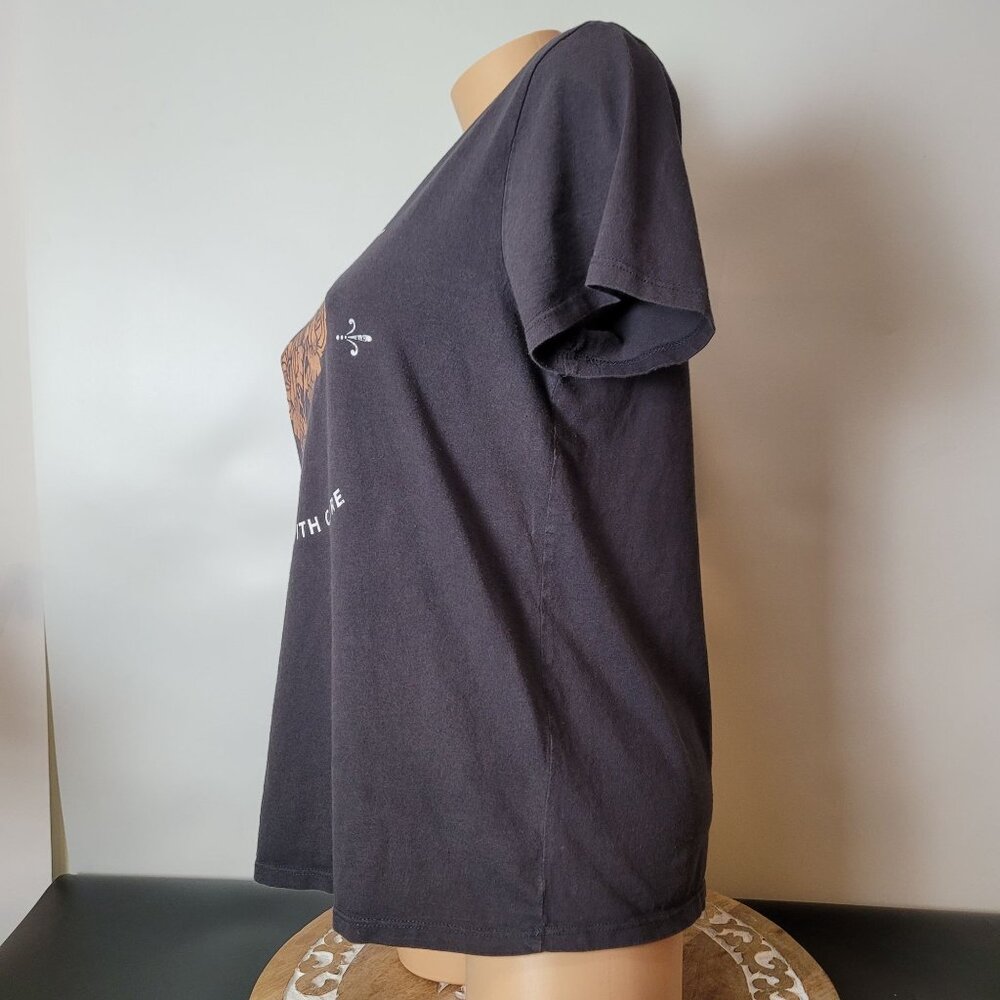 Schitts Creek Rose Apothecary Graphic T-Shirt M - Picture 9 of 13